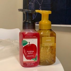 Brand new unused fall hand soaps Bath and Body Works, Pumpkin Apple / Leaves